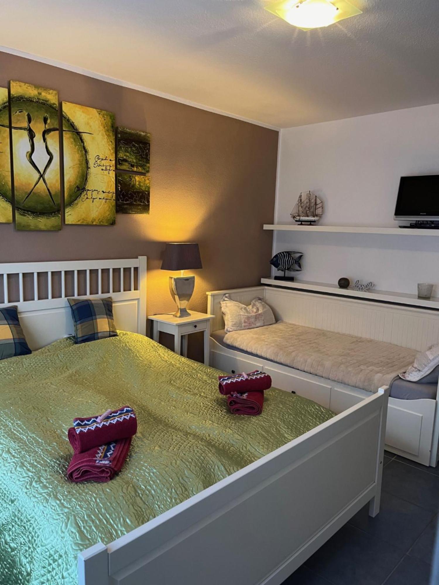 Ferienwohnung Haus Schwalbennest Eg 디춤 외부 사진